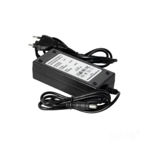 KOBI-004374 LED tápegység 24V 60W KOBI asztali tápegység 2,1x5,5 mm DC dugóval