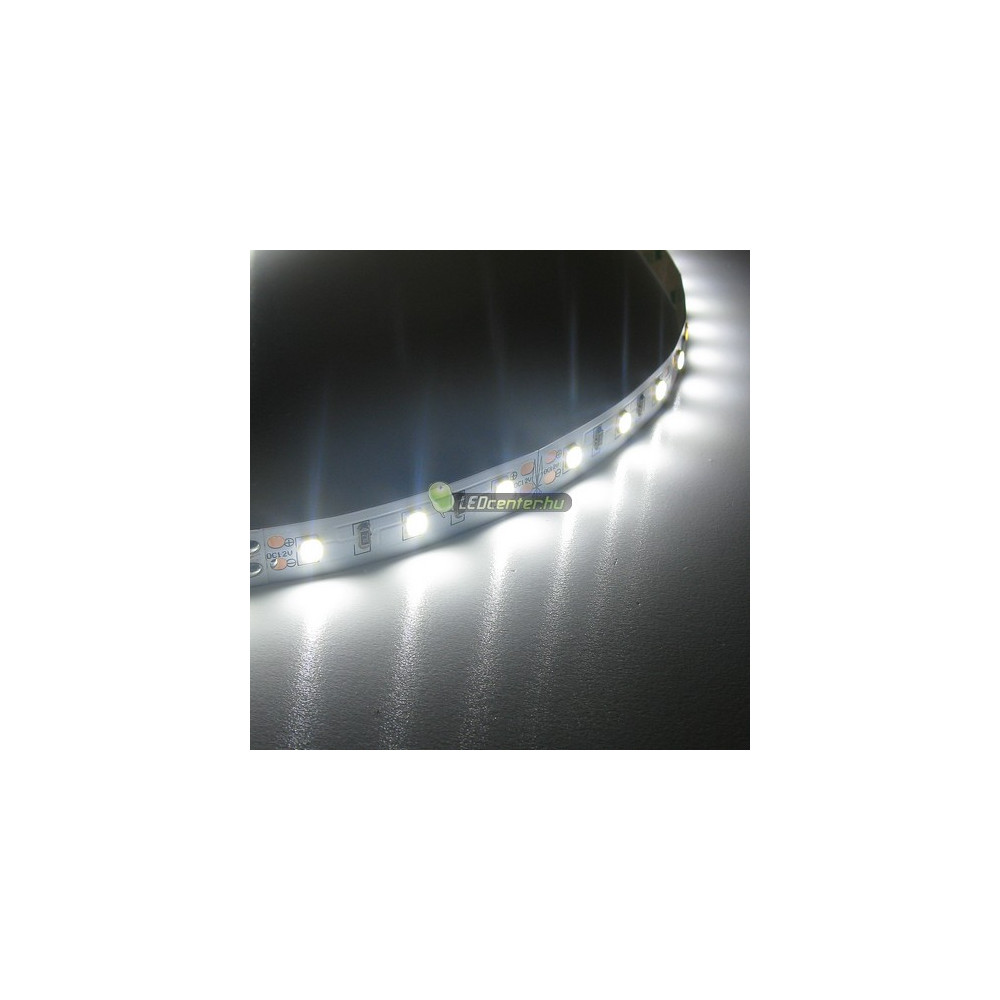 CLARO 120 LED szalag hidegfehér SMD2835 12W/m öntapadós